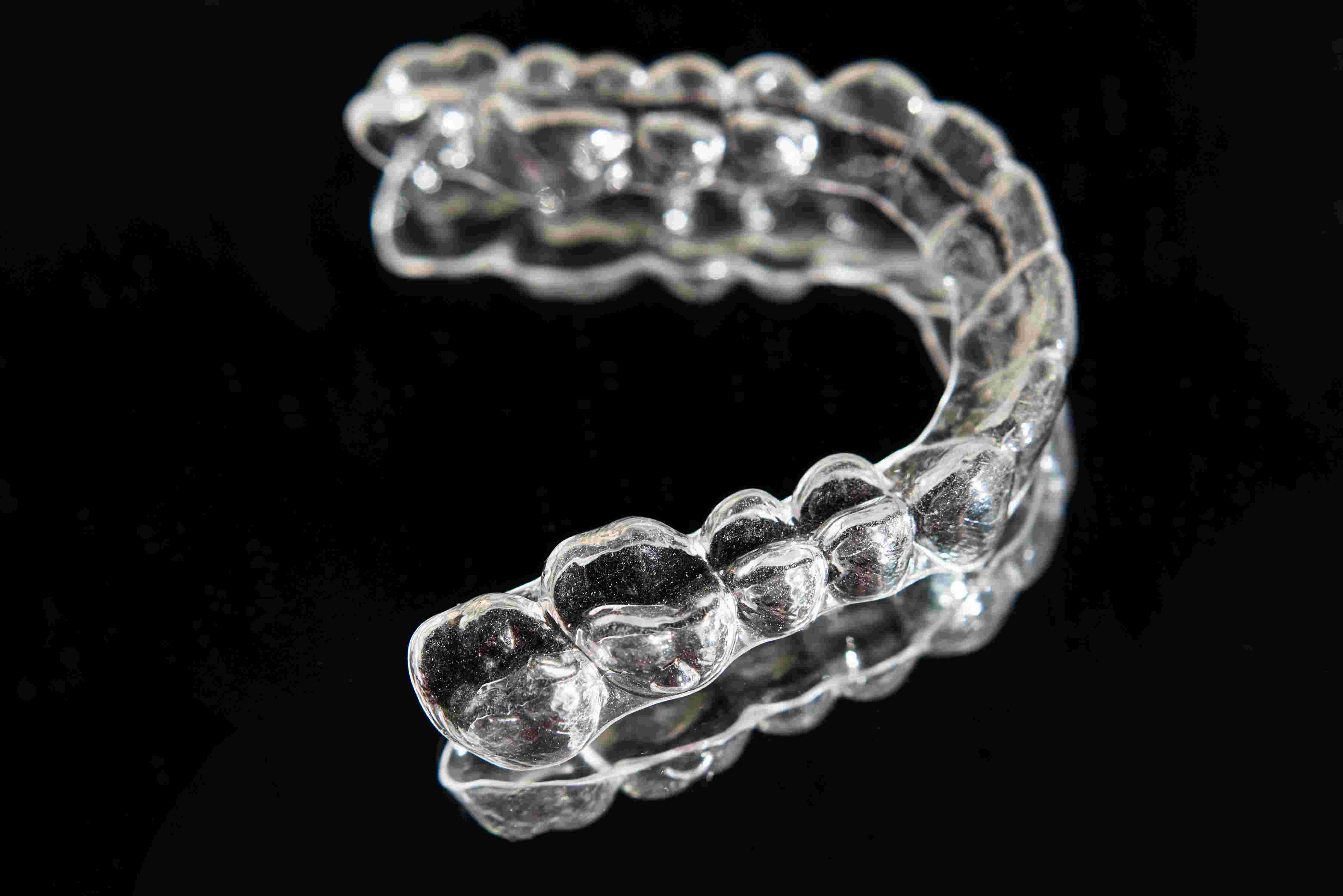 Invisible aligner